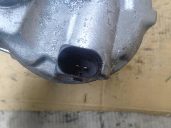 COMPRESSEUR DE CLIMATISATION VAG - Vue 2